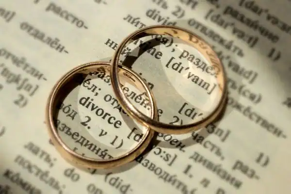 Image of rings removed before divorce mediation Penryn
